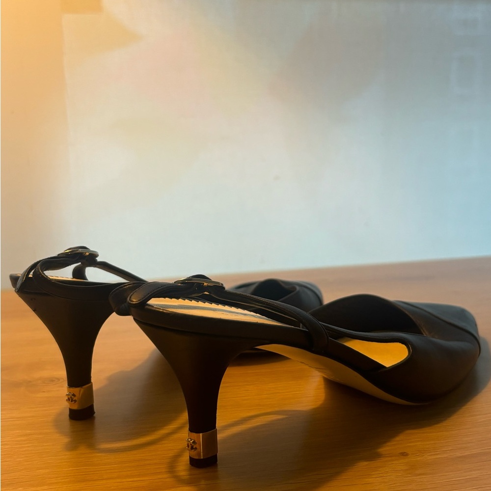 Chanel Leather Slingback Pumps – Size 39 - Picture 7 of 9